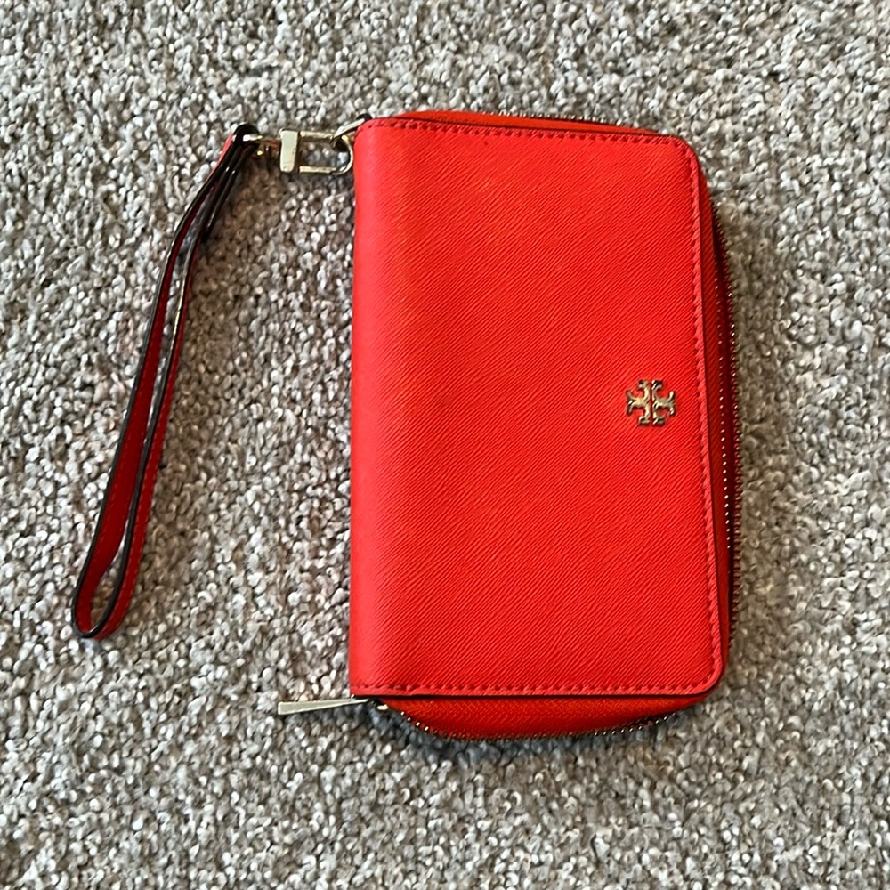 Tory Burch zip wallet
